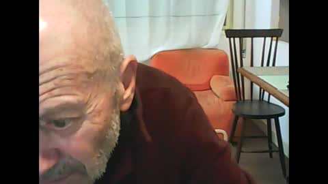 Snapshot of bassluis chatting on 10.06.25 bassluis online show from 10.06.25