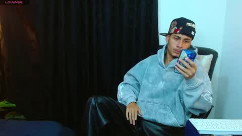Snapshot of bastiaan_28 chatting on 05.14.26 Bastian online show from 05.14.26