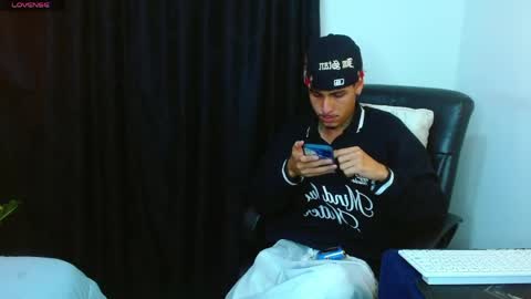 Snapshot of bastiaan_28 chatting on 05.14.26 Bastian online show from 05.14.26
