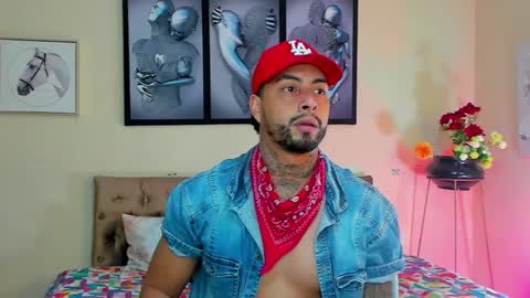 Snapshot of bastian_jones1 chatting on 01.27.25 bastian_jones1 online show from 01.27.25