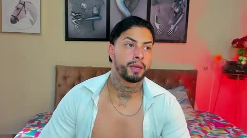 Snapshot of bastian_jones1 chatting on 01.28.25 bastian_jones1 online show from 01.28.25