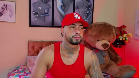 Snapshot of bastian_jones1 chatting on 02.02.25 bastian_jones1 online show from 02.02.25