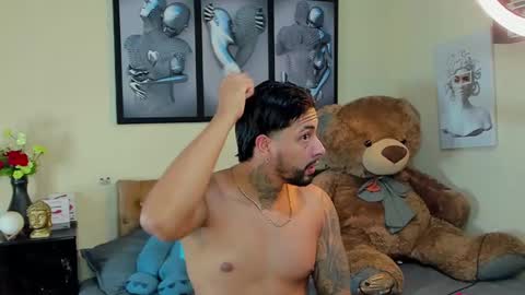 Snapshot of bastian_jones1 chatting on 02.16.25 bastian_jones1 online show from 02.16.25