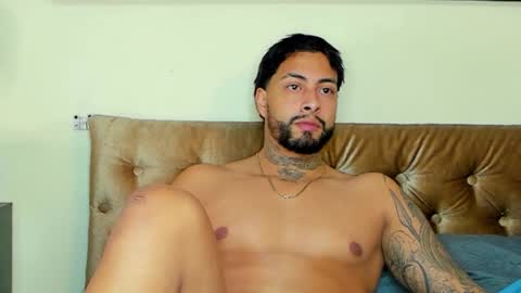 Snapshot of bastian_jones1 chatting on 03.08.25 bastian_jones1 online show from 03.08.25