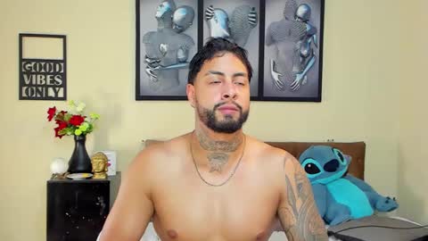 Snapshot of bastian_jones1 chatting on 03.10.25 bastian_jones1 online show from 03.10.25