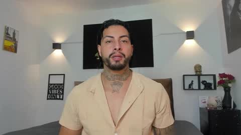 Snapshot of bastian_jones1 chatting on 09.25.25 bastian_jones1 online show from 09.25.25