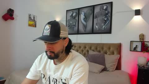 Snapshot of bastian_jones1 chatting on 12.15.25 bastian_jones1 online show from 12.15.25