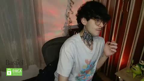 Snapshot of bastiel_ chatting on 09.18.25 Bastiel online show from 09.18.25