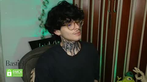 Snapshot of bastiel_ chatting on 10.02.25 Bastiel online show from 10.02.25