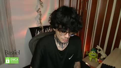 Snapshot of bastiel_ chatting on 10.03.25 Bastiel online show from 10.03.25