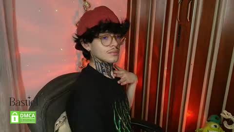 Snapshot of bastiel_ chatting on 10.09.25 Bastiel online show from 10.09.25