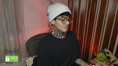 Snapshot of bastiel_ chatting on 10.17.25 Bastiel online show from 10.17.25