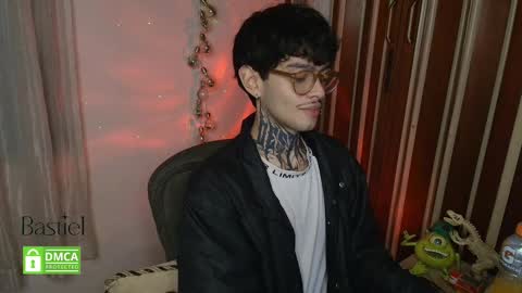Snapshot of bastiel_ chatting on 10.19.25 Bastiel online show from 10.19.25