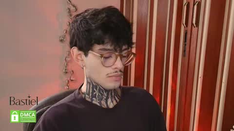 Snapshot of bastiel_ chatting on 10.21.25 Bastiel online show from 10.21.25