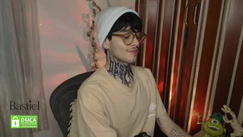 Snapshot of bastiel_ chatting on 10.22.25 Bastiel online show from 10.22.25