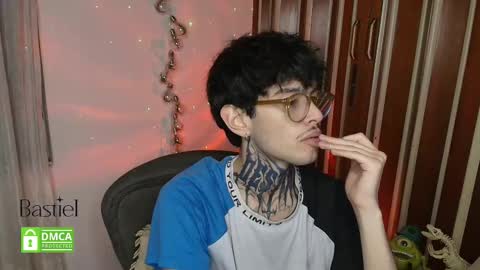 Snapshot of bastiel_ chatting on 10.28.25 Bastiel online show from 10.28.25