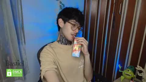 Snapshot of bastiel_ chatting on 10.29.25 Bastiel online show from 10.29.25