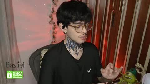 Snapshot of bastiel_ chatting on 11.07.25 Bastiel online show from 11.07.25