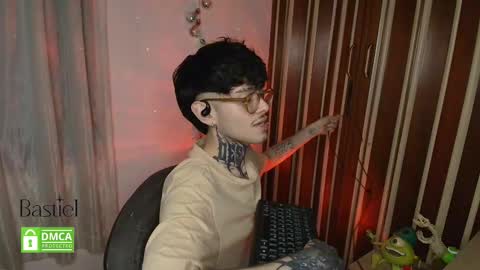 Snapshot of bastiel_ chatting on 11.11.25 Bastiel online show from 11.11.25