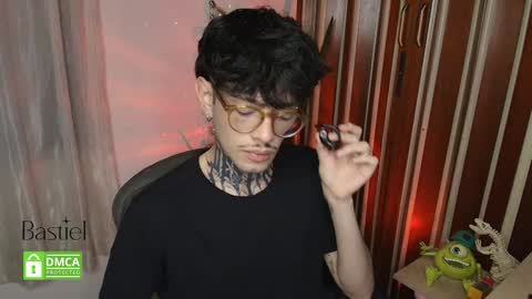 Snapshot of bastiel_ chatting on 11.19.25 Bastiel online show from 11.19.25