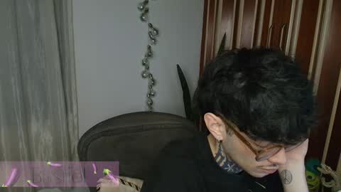 Snapshot of bastiel_ chatting on 11.26.25 Bastiel online show from 11.26.25