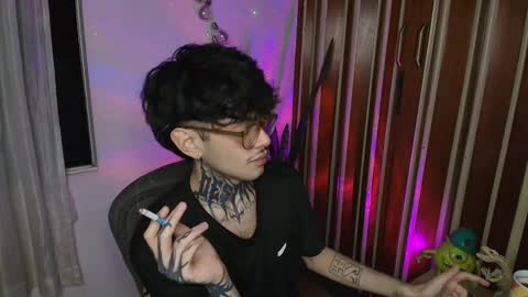 Snapshot of bastiel_ chatting on 11.29.25 Bastiel online show from 11.29.25