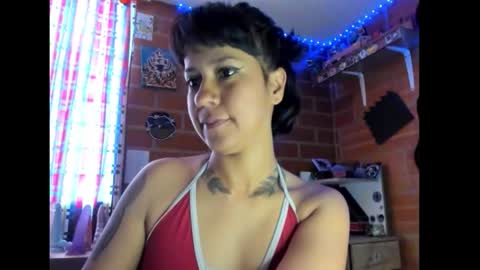 Snapshot of batkyrie chatting on 12.17.25 batkyrie online show from 12.17.25