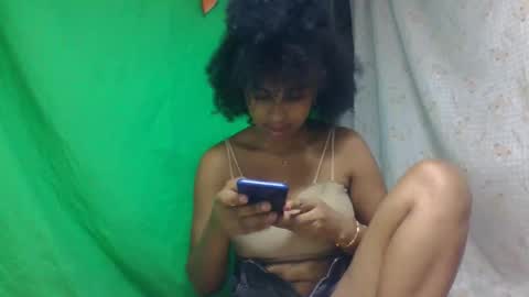 Snapshot of bavianona chatting on 11.27.25 bavianona online show from 11.27.25