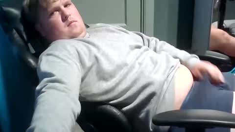 Snapshot of bawly13 chatting on 10.14.25 ray online show from 10.14.25