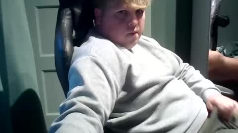 Snapshot of bawly13 chatting on 10.15.25 ray online show from 10.15.25