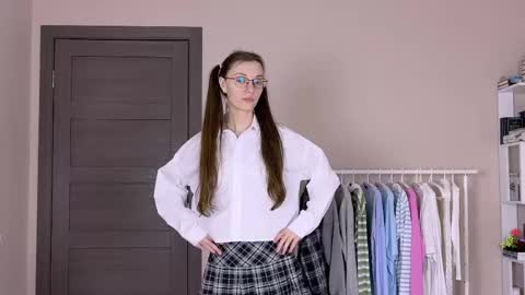 Snapshot of bb_lourels_ chatting on 05.03.26 Lourel I will be here on and online show from 05.03.26