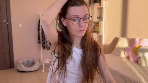 Snapshot of bb_lourels_ chatting on 05.23.26 Lourel I will be here on and online show from 05.23.26