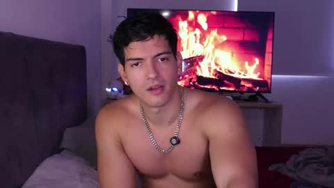 Snapshot of bbbeachboy chatting on 02.11.26 Valentino online show from 02.11.26