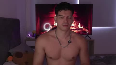 Snapshot of bbbeachboy chatting on 03.06.26 Valentino online show from 03.06.26