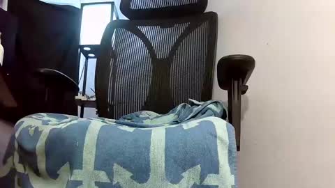 Snapshot of bbc4cam99 chatting on 09.17.25 bbc4cam99 online show from 09.17.25