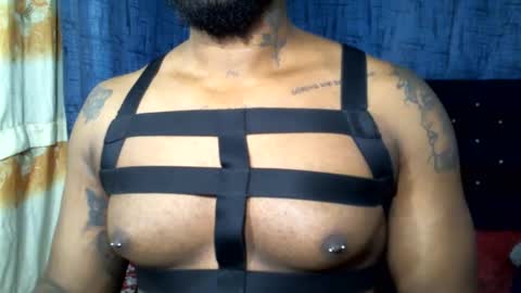 Snapshot of bbc_muscular chatting on 02.08.25 camilo online show from 02.08.25