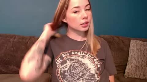 Snapshot of bbgirlnextdoor chatting on 10.11.25 bbgirlnextdoor online show from 10.11.25