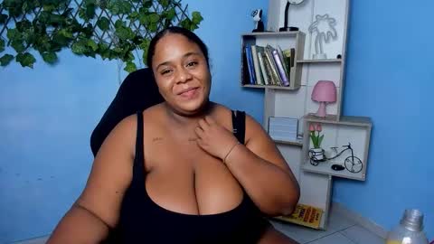 Snapshot of bbw_charlote chatting on 12.18.25 Charlote online show from 12.18.25