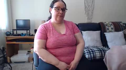 Snapshot of bbwmilfforcamfun chatting on 04.19.26 Julie online show from 04.19.26