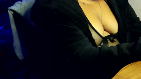 Snapshot of bbwroyalttty chatting on 07.02.26 The girl next door online show from 07.02.26