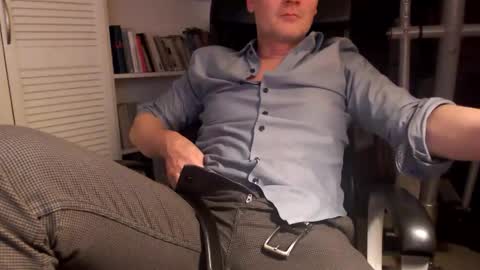 Snapshot of bd_19_6 chatting on 10.21.25 bd online show from 10.21.25