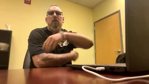 Snapshot of bdc007007 chatting on 12.17.25 bdc007007 online show from 12.17.25