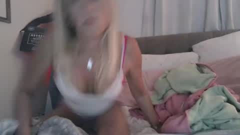 Snapshot of beach_bunny69 chatting on 12.19.24 Emma online show from 12.19.24