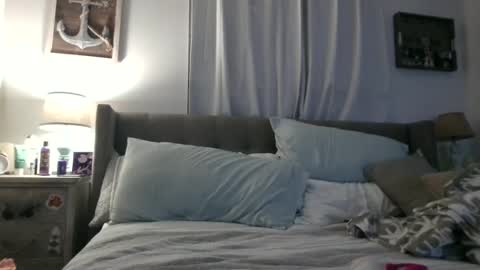 Snapshot of beach_bunny69 chatting on 10.10.25 Emma online show from 10.10.25