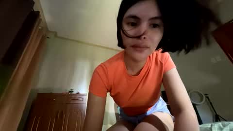 Snapshot of beagarza chatting on 10.13.25 Miss B online show from 10.13.25