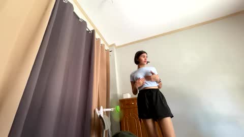 Snapshot of beagarza chatting on 10.19.25 Miss B online show from 10.19.25