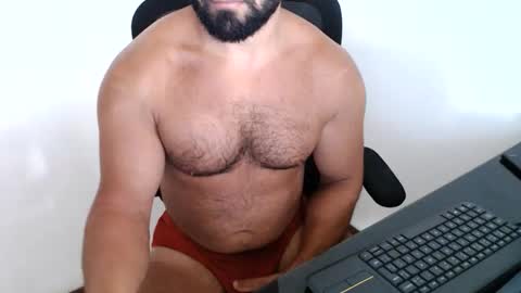 Snapshot of beard_top_guy chatting on 11.12.25 Beard Guy online show from 11.12.25