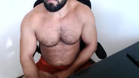 Snapshot of beard_top_guy chatting on 11.19.25 Beard Guy online show from 11.19.25