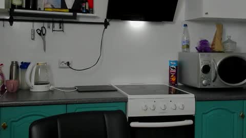 Snapshot of bearded_legend chatting on 10.09.25 Zeus online show from 10.09.25