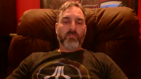 Snapshot of beardedambition chatting on 10.01.25 beardedambition online show from 10.01.25